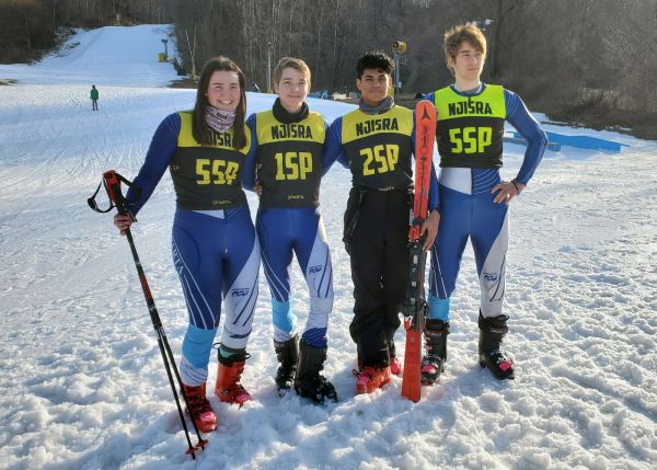 Seniors Elizabeth, James, Kanna & Gabe